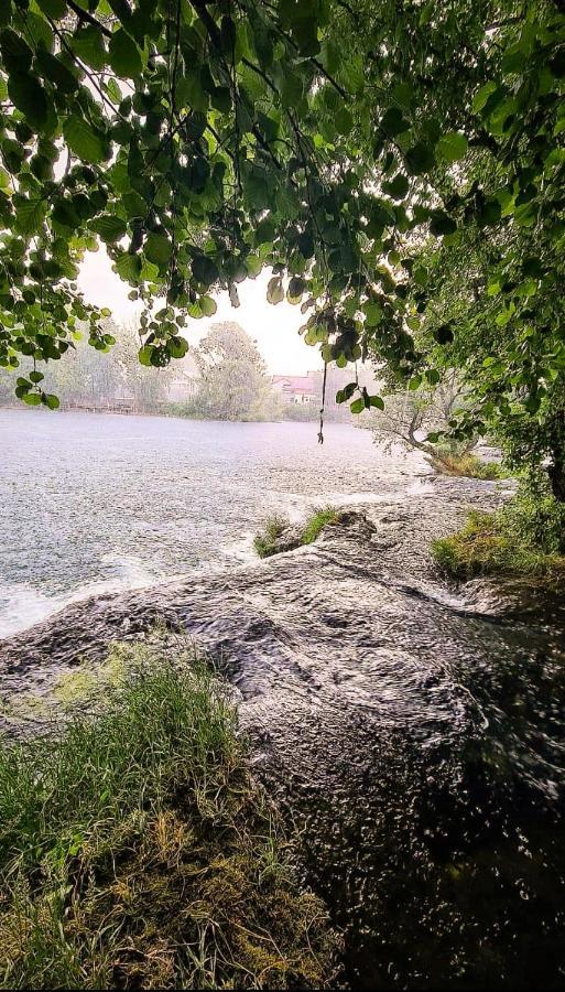 Holiday Home Waterfall View Bihać Extérieur photo