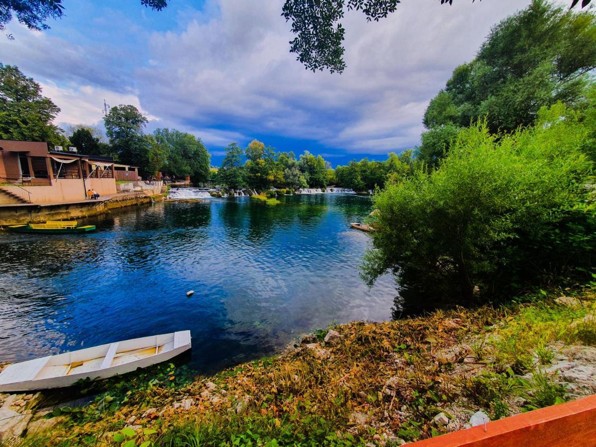 Holiday Home Waterfall View Bihać Extérieur photo