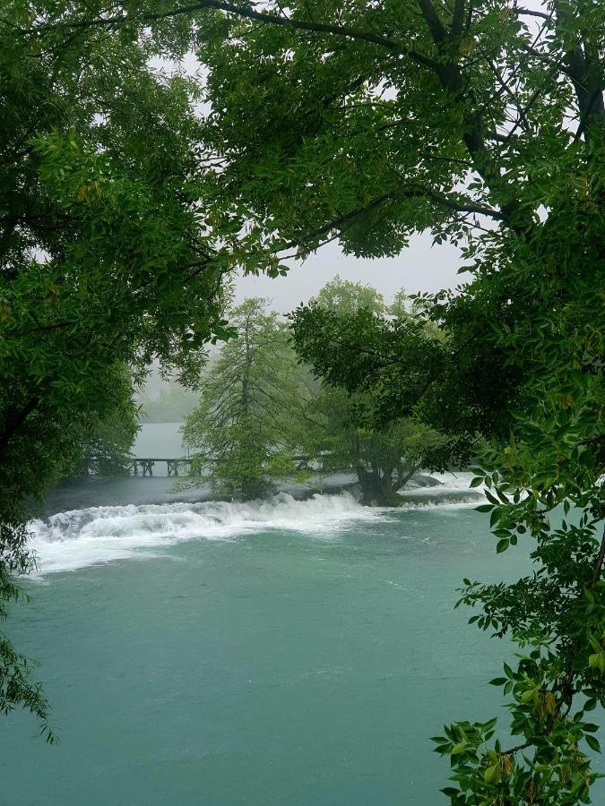 Holiday Home Waterfall View Bihać Extérieur photo